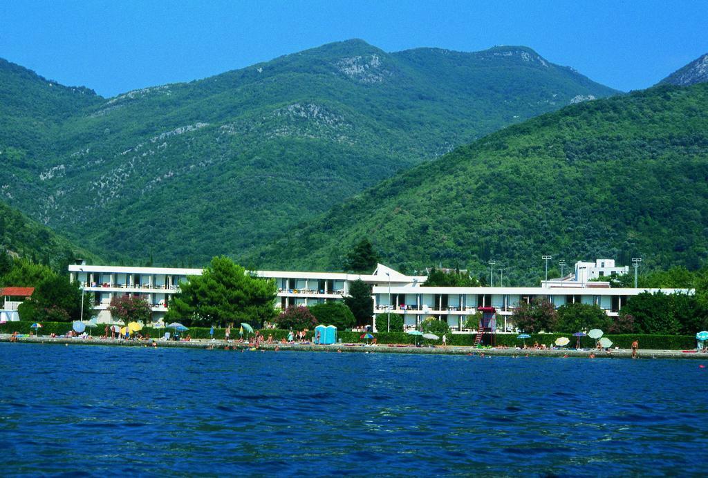 Hotel Kamelija Tivat Eksteriør bilde